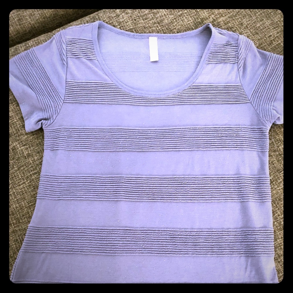 LulaRoe Classic Tshirt size medium
